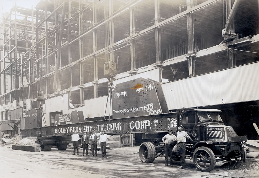 Booming Out Mohawk Ironworkers Build New York